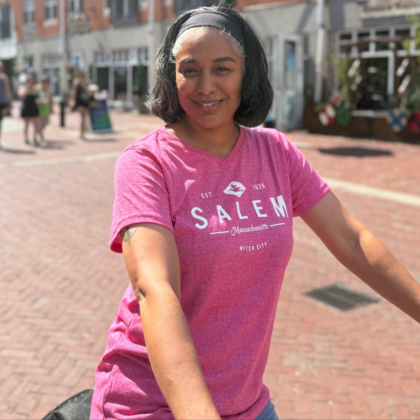 Tee Vneck Witch Diamond