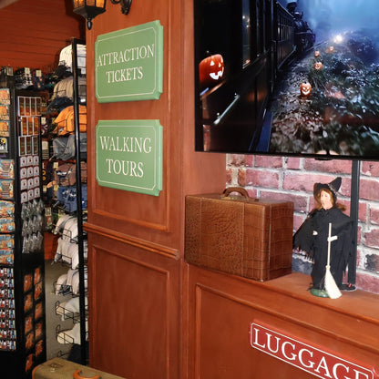 Byers Witch Salem W/Broom