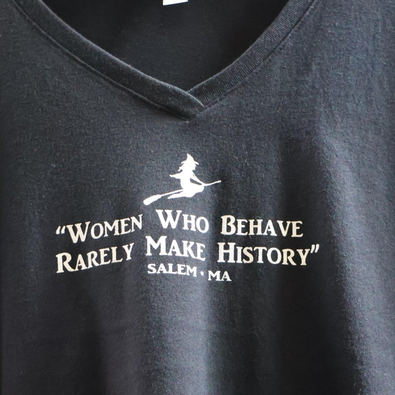 T-Shirt V-Neck Women Who