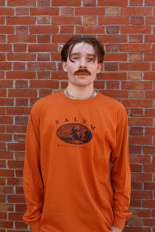 Tee Witch in Oval