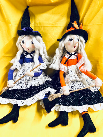 Witch with lace apron Purp/Orng