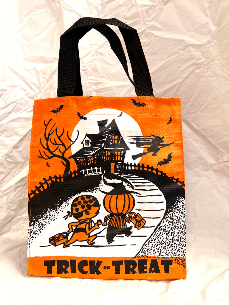 DIY Halloween Trick or Treat Bags with Cricut - Sarah Maker