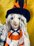 Witch with lace apron Purp/Orng