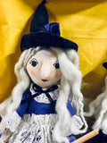 Witch with lace apron Purp/Orng